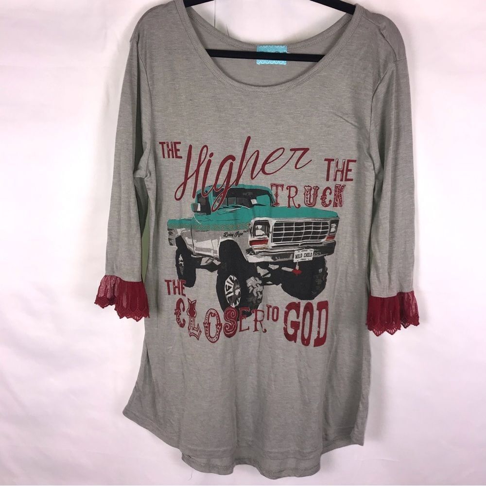 Daisy Rae Scoop Neck Graphic Truck Tee